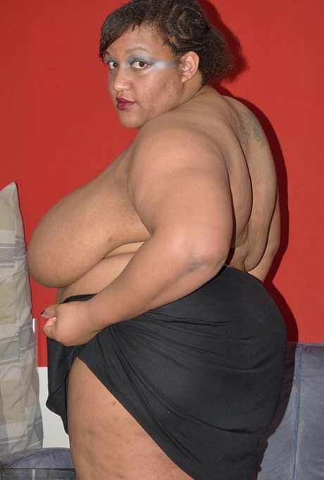 Latina Big Ass Nurse beautiful nude photos
