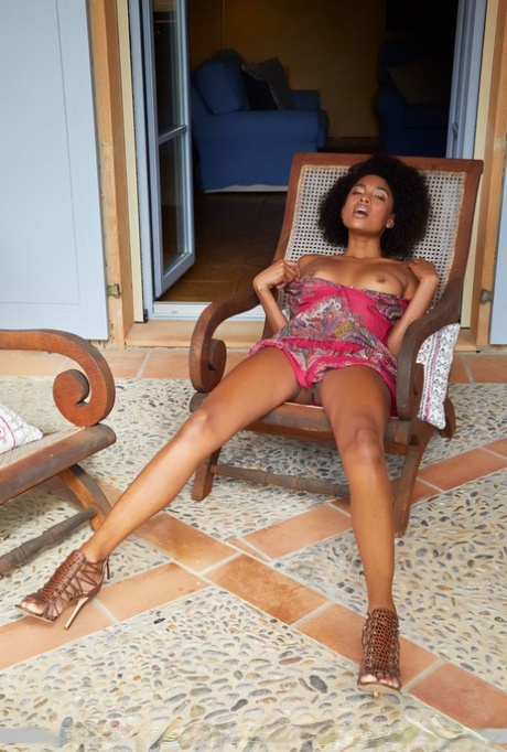 Brazzilian Sofi sexy nude pictures