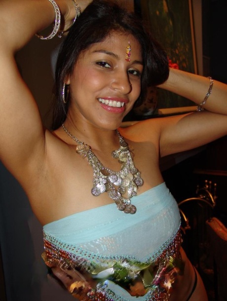 Brazzilian Mexican Mom hot images