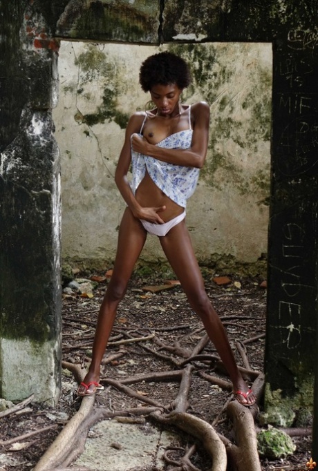 African Jaslin Diaz hot naked pic