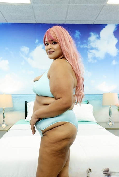 Latina Super Skinny sexy nude gallery