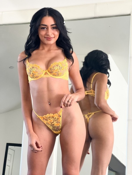 Latina Dee Siren free porn pictures