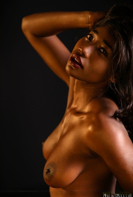 Latina Backshots nude picture