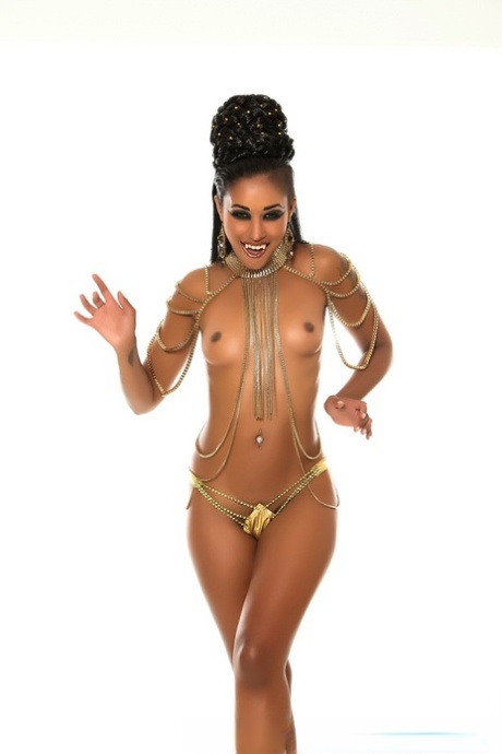 Latina Orc hot sexy photo