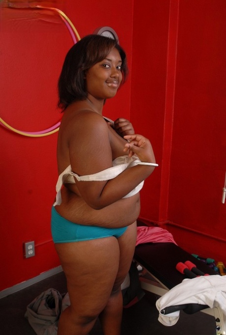 Brazzilian Pawg Big Tits free naked image