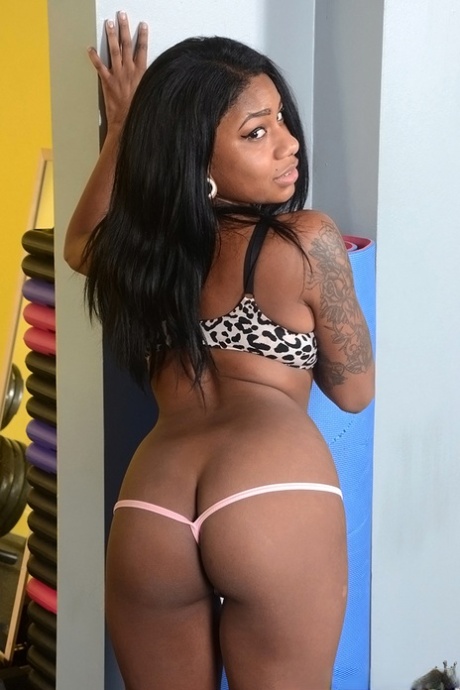 Latina Headshave beautiful porn photos