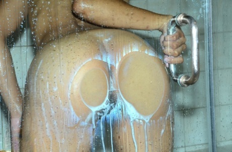 Latina Saggy Tits Solo beautiful nude photo
