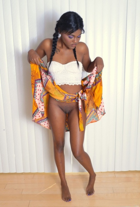 African Lindsey beautiful nude img