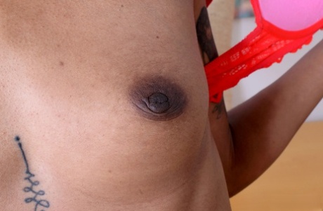 Brazzilian Bathroom Masturbation nudes img