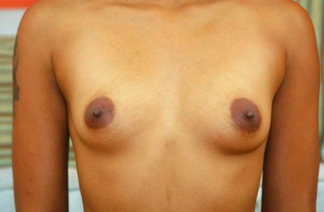 Latina Michaela free nude picture