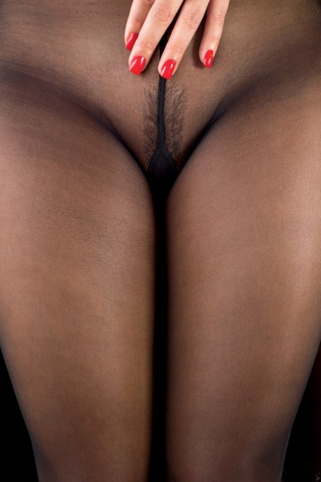 Brazzilian Latin Maid free nude images