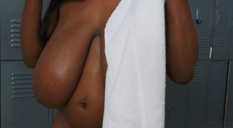 African Public Jerk beautiful nude pictures