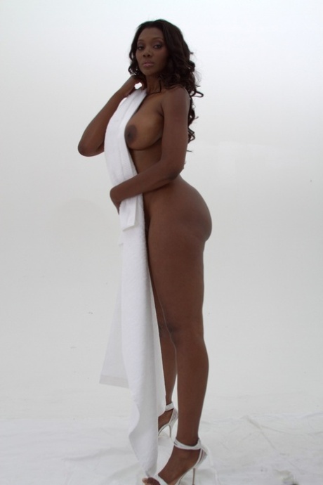 Black Desperate Amateurs sexy nude photos
