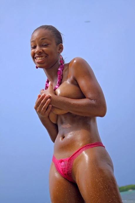 Brazzilian Driller free nude photo