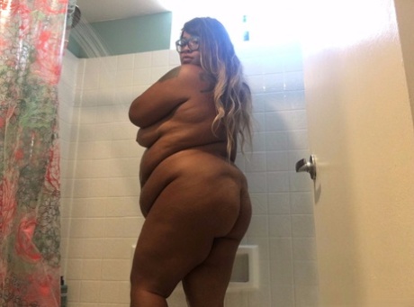 Latina Sissy Blowjob sexy nude pics