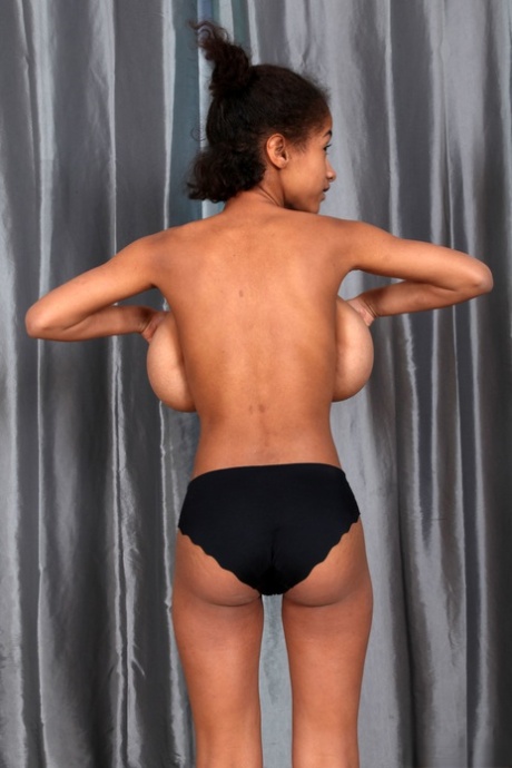 Brazzilian Amateur Tranny hot nude photo