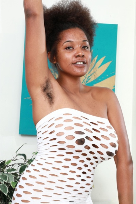 African Filled free nude image