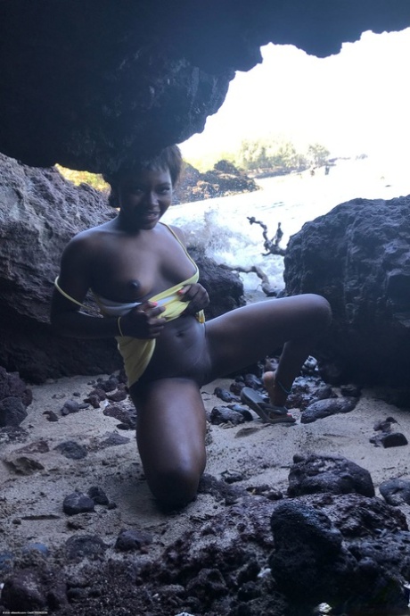 African Mature Mother sexy nude pics