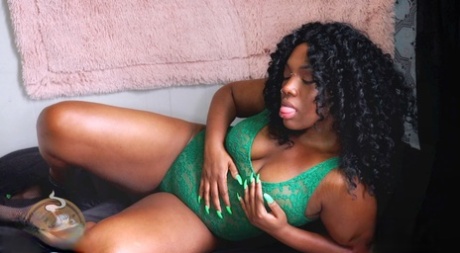 Latina Lacy Green hot archive