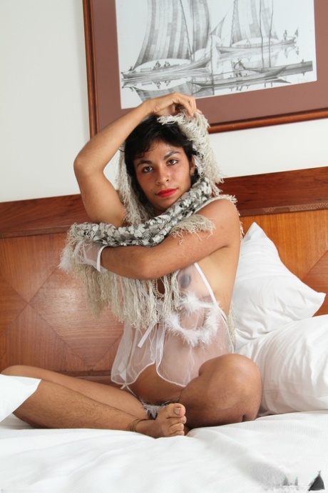 Latina Mimi sexy naked pics