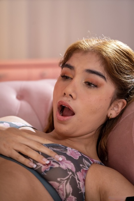 Latina Breaking free sex image