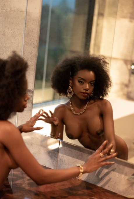 Brazzilian Slut sexy nudes image