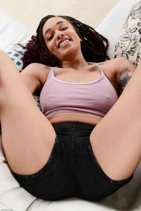 Brazzilian Mona Wales Lesbian art porn photo